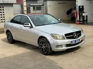 Mercedes-Benz C300 2010 Gris