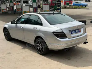 Mercedes-Benz C300 2010 Gris