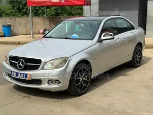 Mercedes-Benz C300 2010 Gris