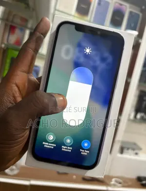 Nouveau Apple iPhone 12 128 GB Violet