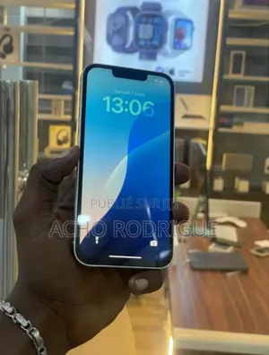 Nouveau Apple iPhone 13 128 GB Blanc