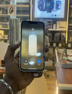 Nouveau Apple iPhone 13 128 GB Blanc