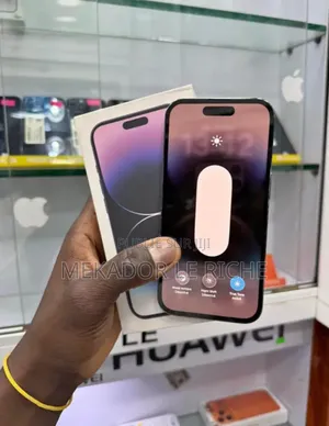 Nouveau Apple iPhone 14 Pro 128 GB Noir