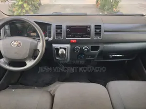 Toyota HiAce 2020 Blanc