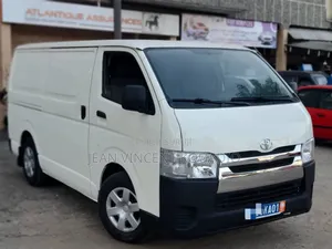 Toyota HiAce 2020 Blanc