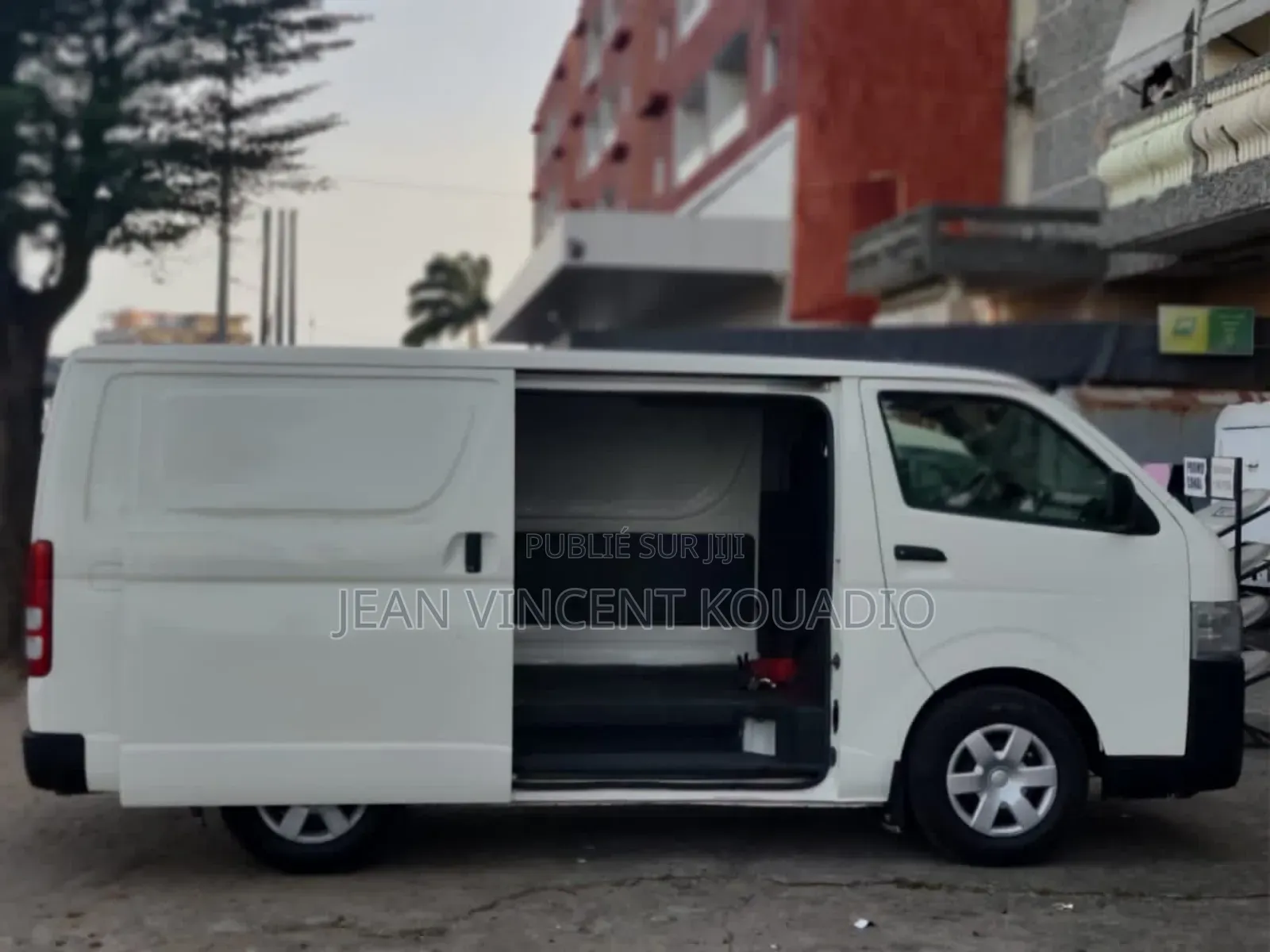 Toyota HiAce 2020 Blanc