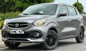 Toyota Vitz 2020 Gris