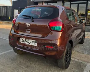 Toyota Vitz 2020 Marron