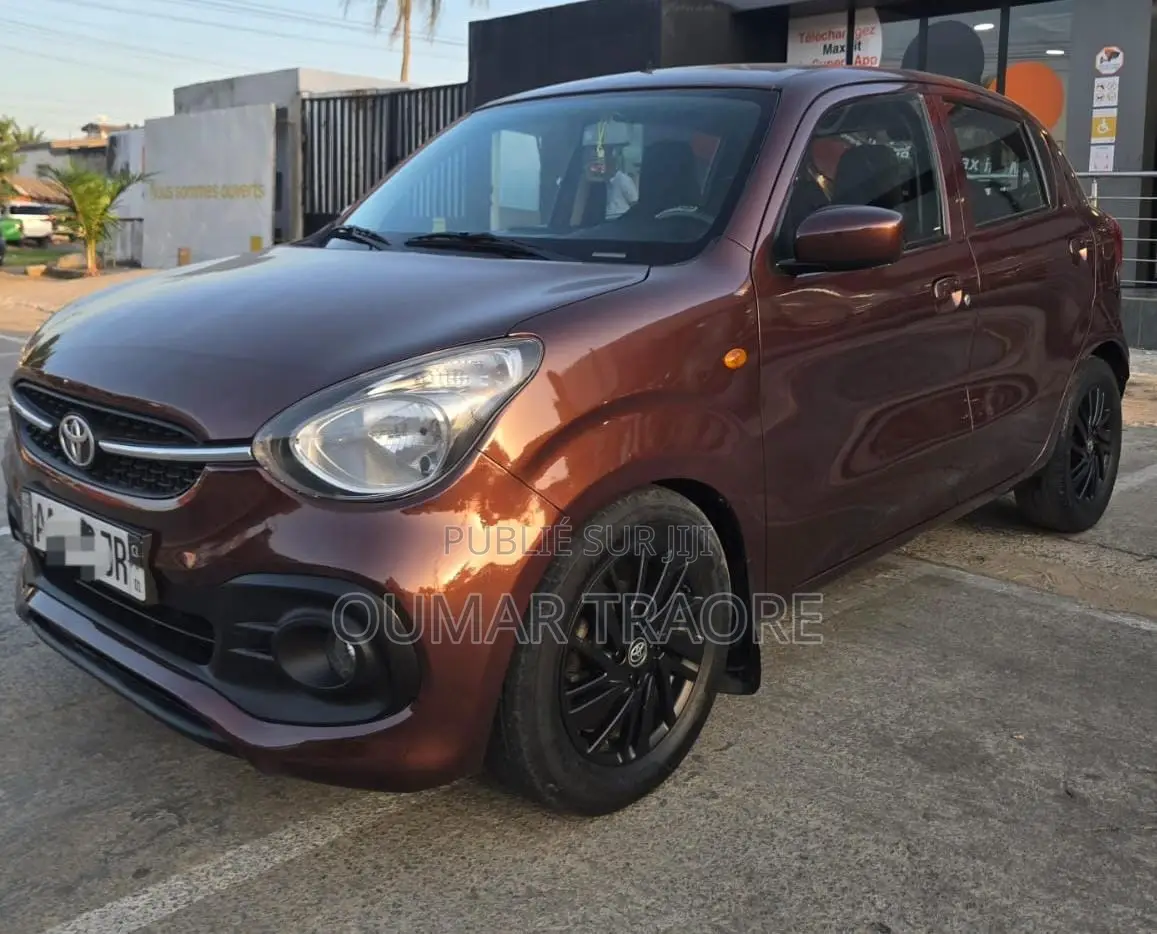Toyota Vitz 2020 Marron