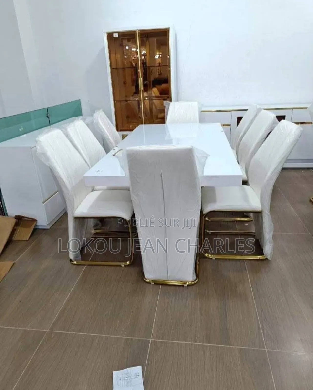 Table a Manger 8 Places en Promo Stock Limité