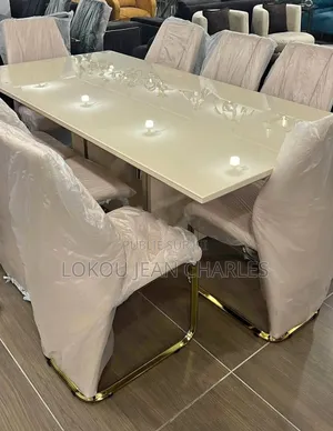 Table a Manger 8 Places en Promo Stock Limité