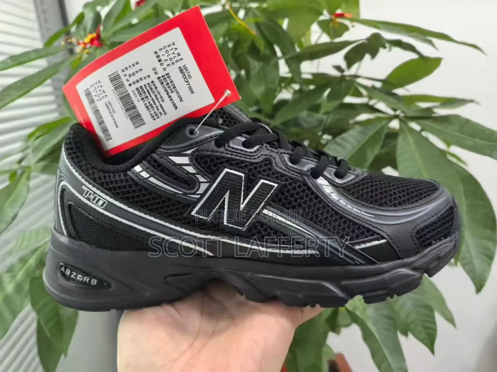 New Balance 740