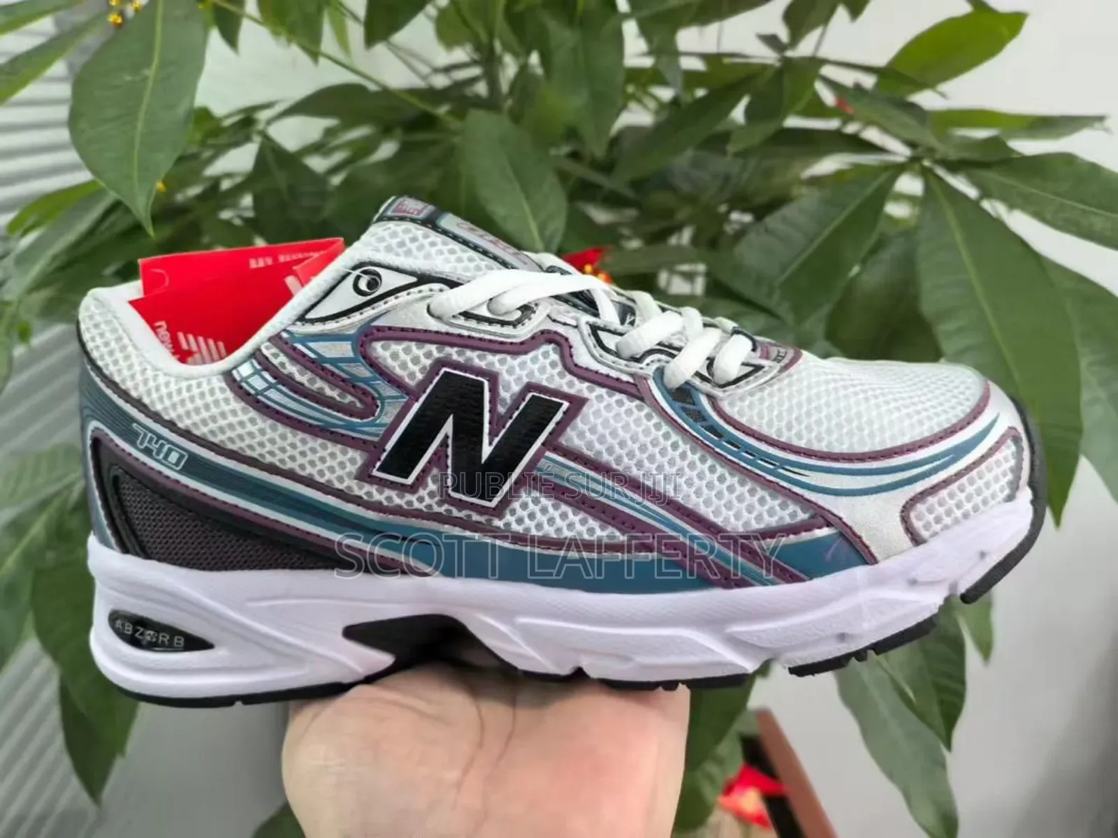 New Balance 740