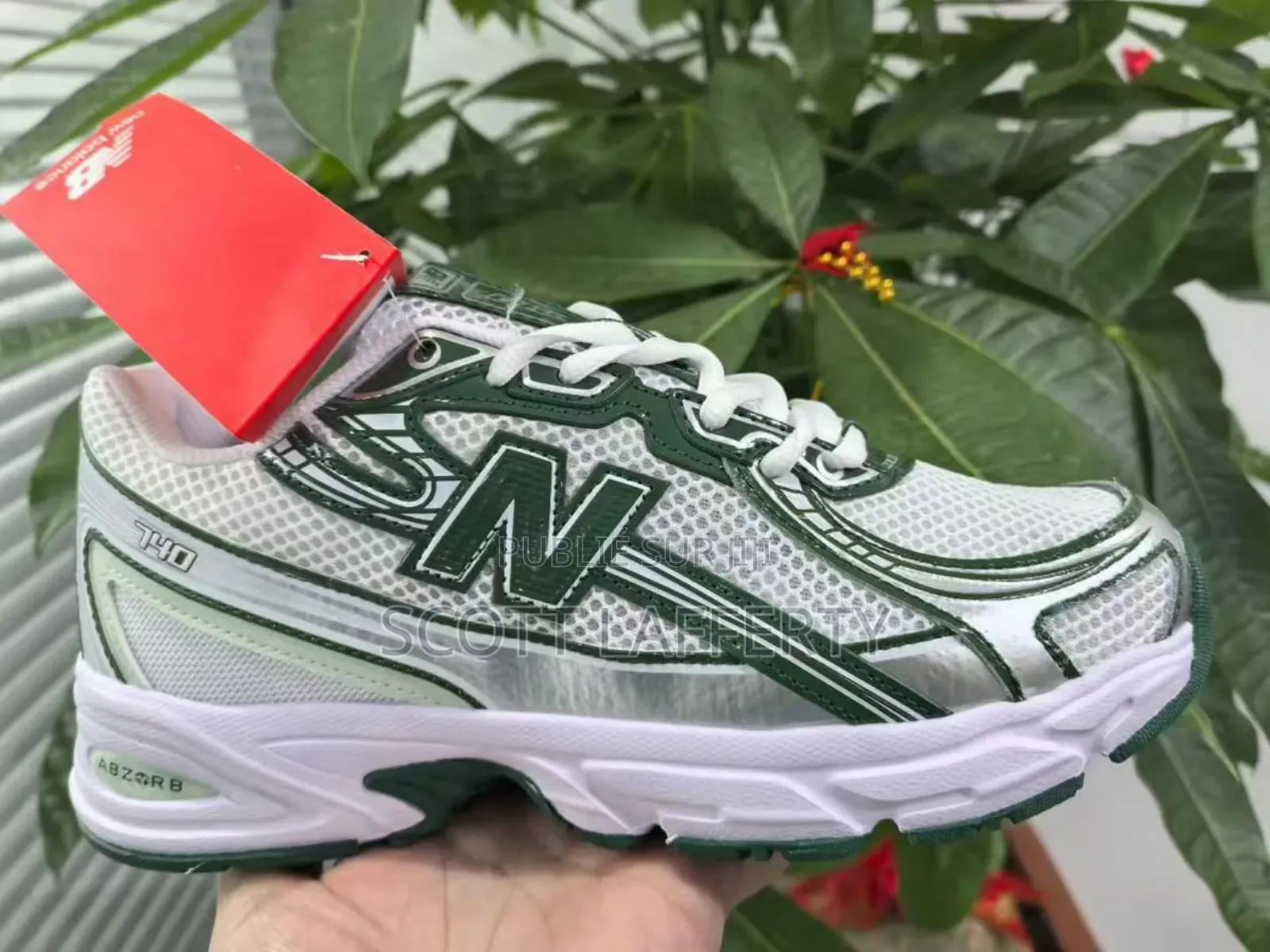 New Balance 740