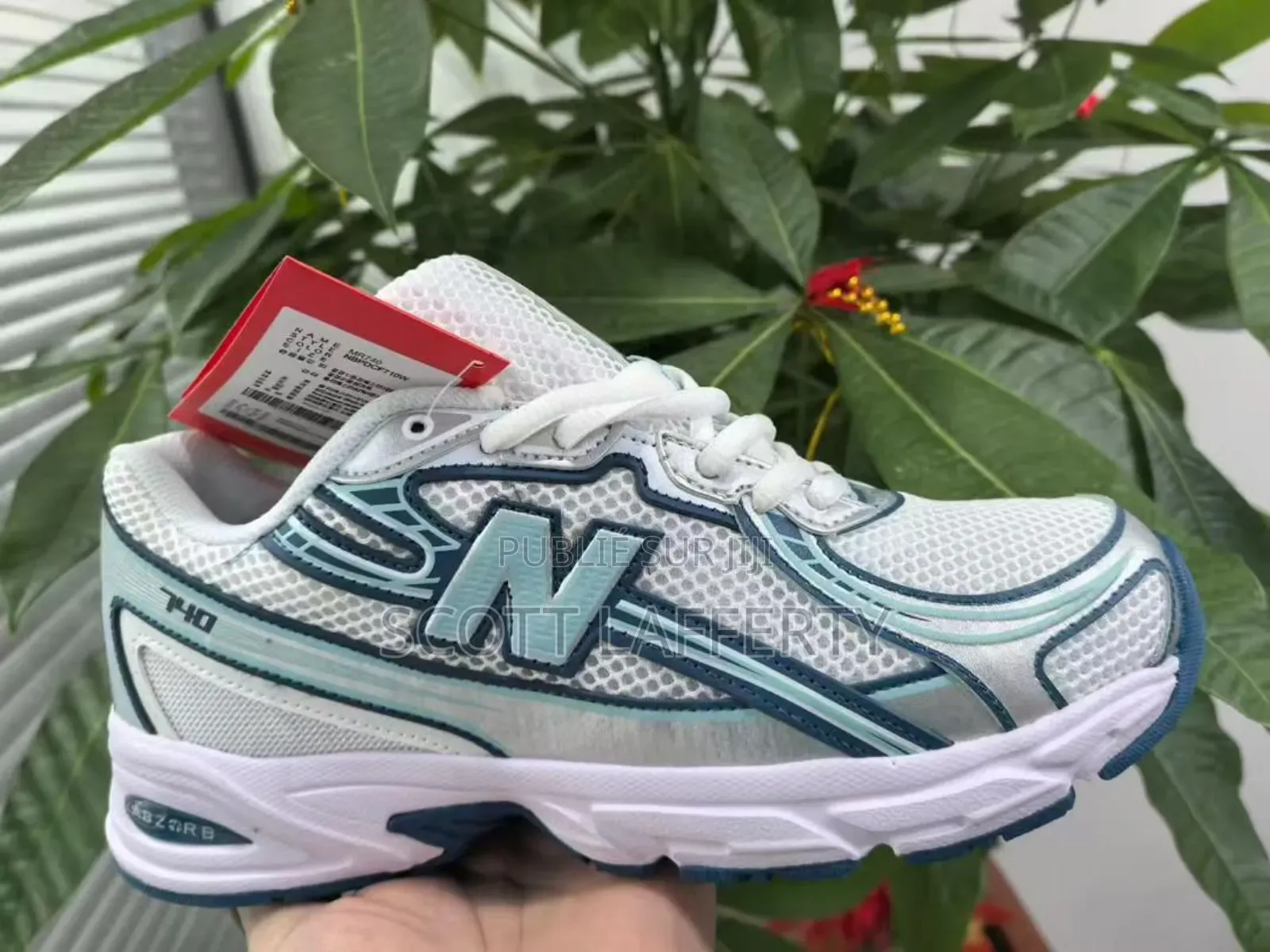 New Balance 740