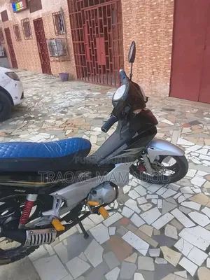 KTM Duke 125 2025 Bleu