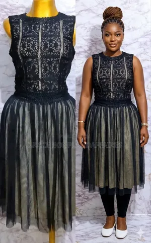 Robe Tulle Noir Et Gris. Solde : 1500fcfa
