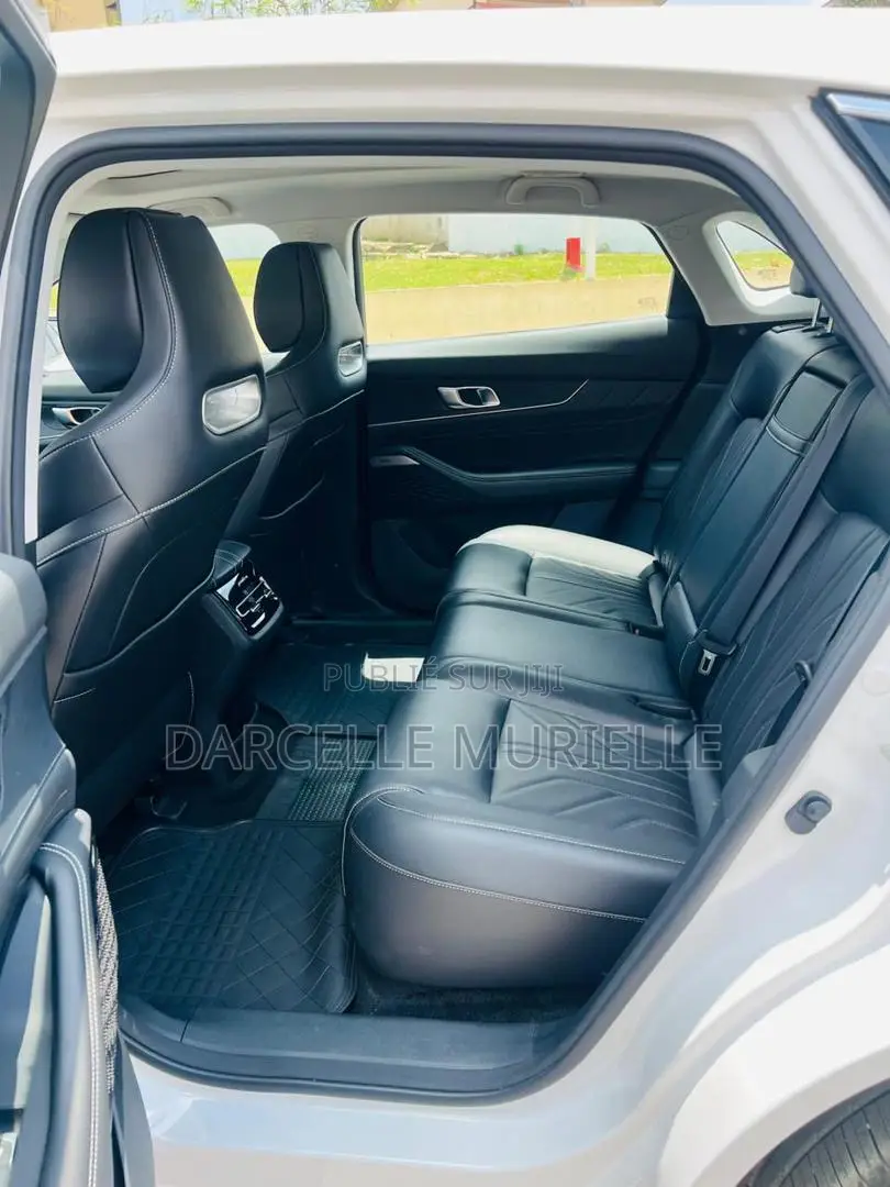 Nouveau Changan UNI-K 1.5 Hybrid FWD 2025 Blanc