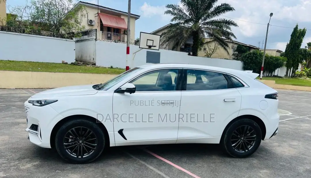 Nouveau Changan UNI-K 1.5 Hybrid FWD 2025 Blanc