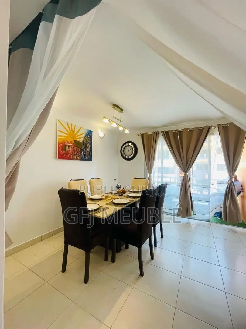 Meublé 3chbre Appartement dans Gfj Meublé, Cocody à Louer