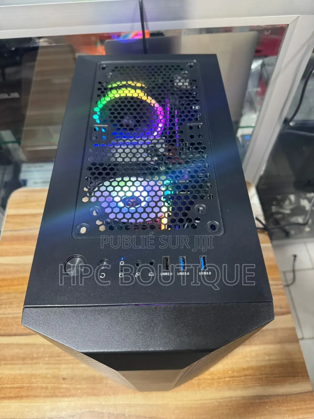 Nouveau Ordinateur de bureau MSI model 32GB AMD Ryzen 7 SSD 1T
