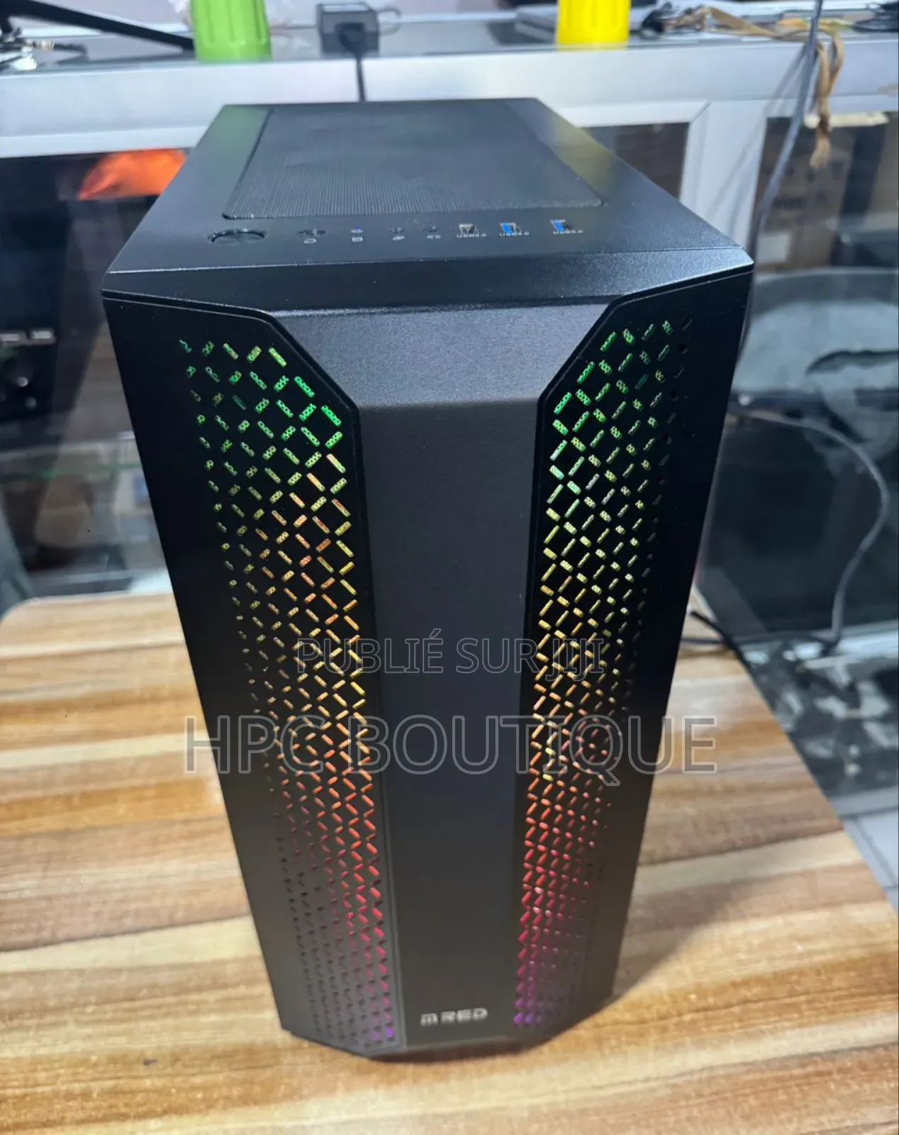 Nouveau Ordinateur de bureau MSI model 32GB AMD Ryzen 7 SSD 1T