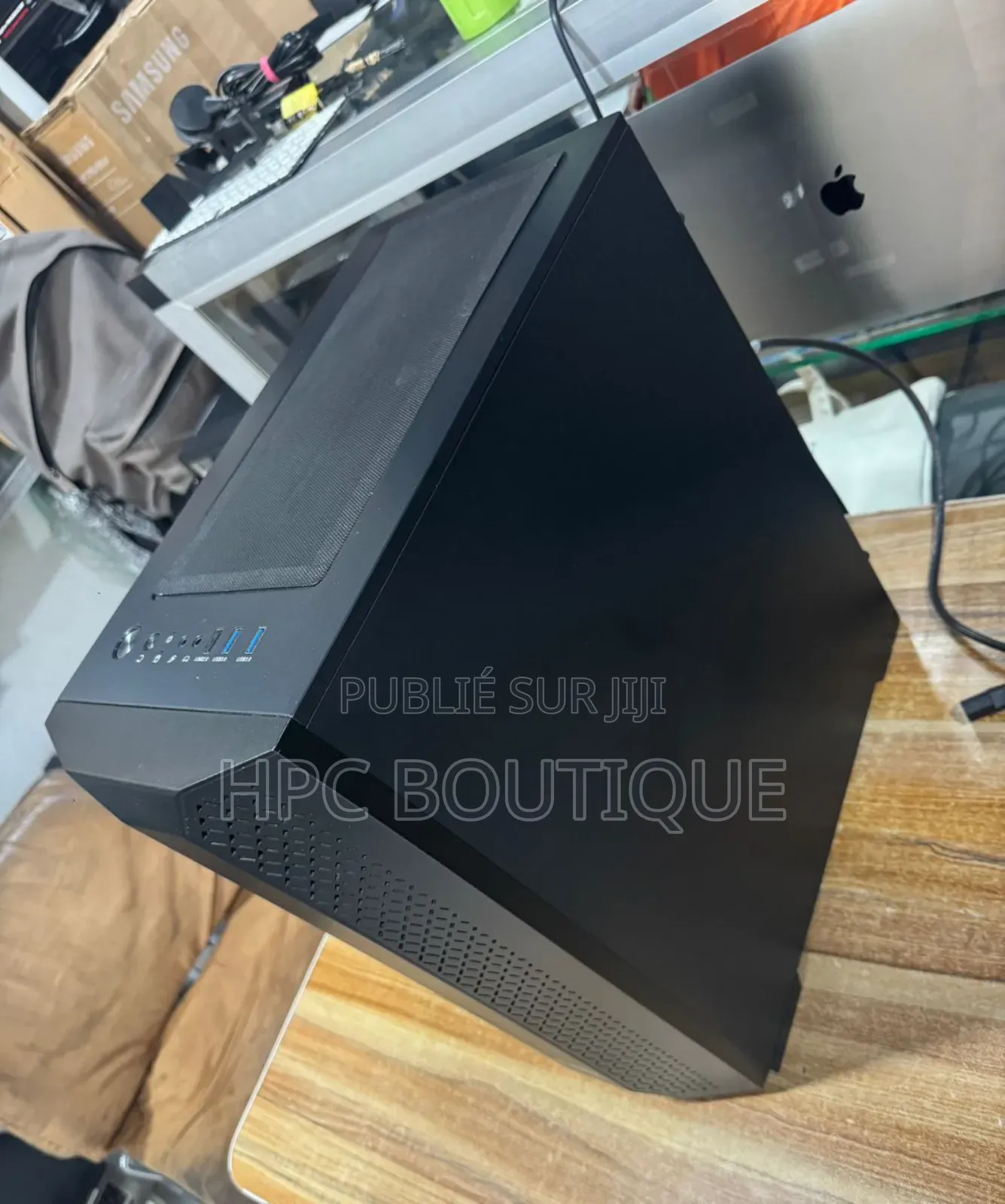 Nouveau Ordinateur de bureau MSI model 32GB AMD Ryzen 7 SSD 1T