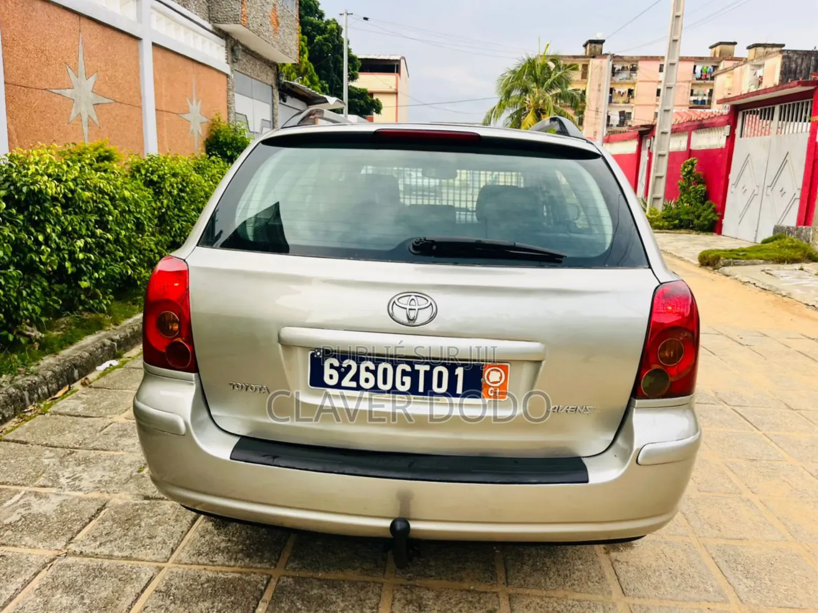 Toyota Avensis Verso Automatic 2004 Gris