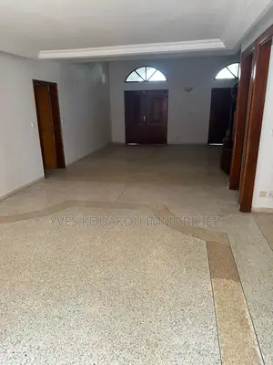 4chbre Duplex dans A La Rivera, Cocody à Vendre