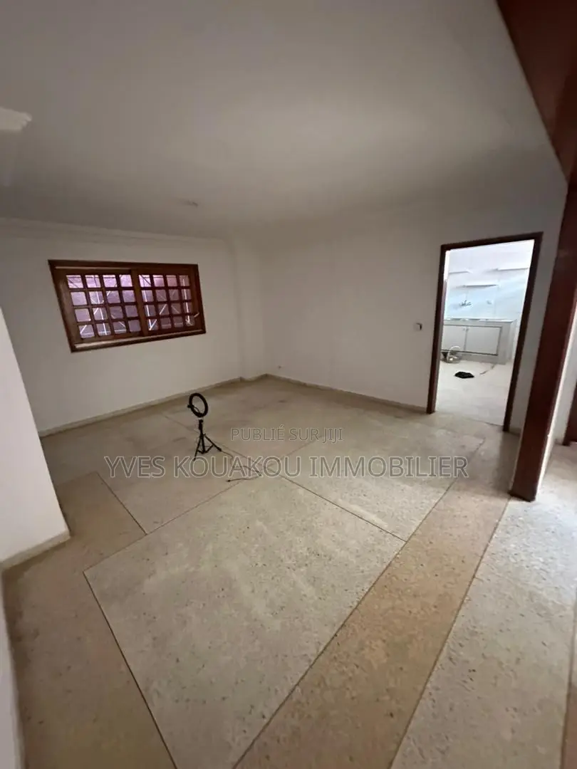 4chbre Duplex dans A La Rivera, Cocody à Vendre
