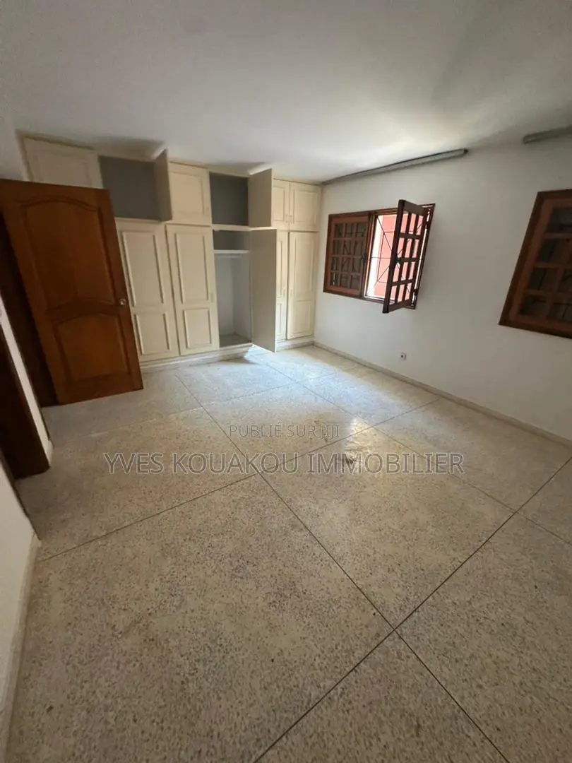 4chbre Duplex dans A La Rivera, Cocody à Vendre
