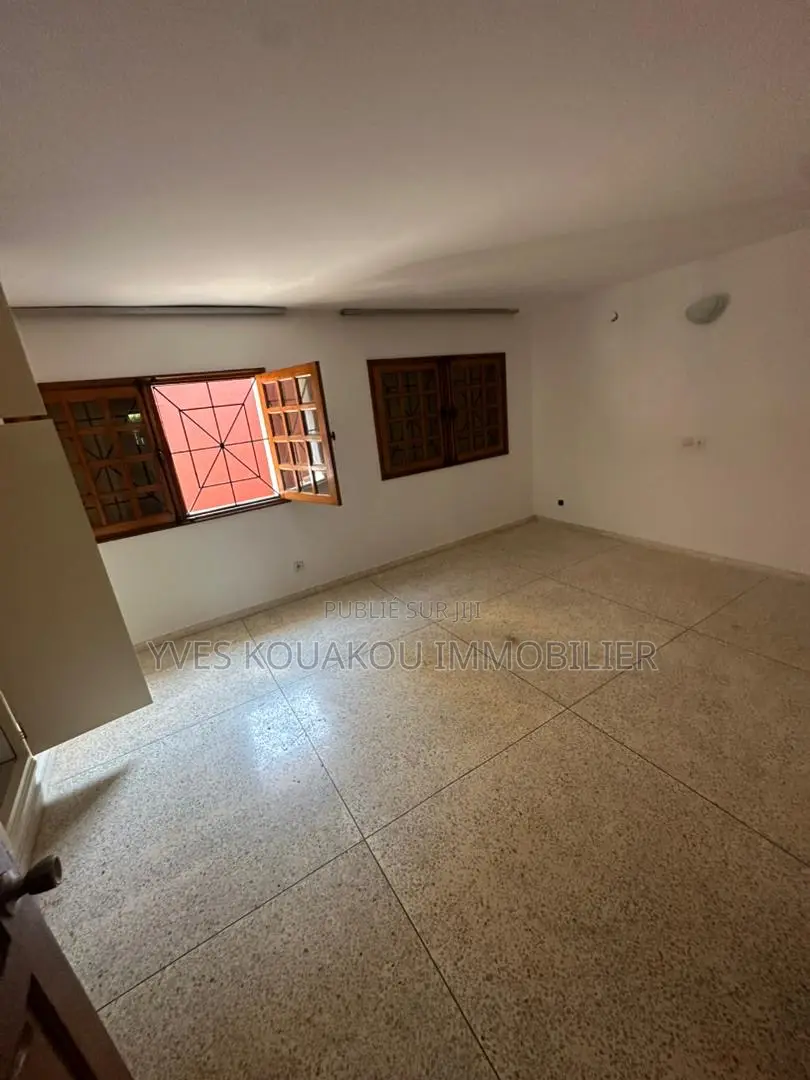 4chbre Duplex dans A La Rivera, Cocody à Vendre