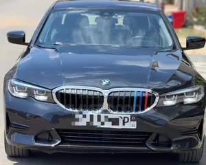 BMW 320i 2022 Bleu
