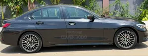 BMW 320i 2022 Bleu