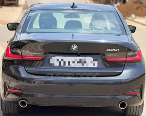 BMW 320i 2022 Bleu