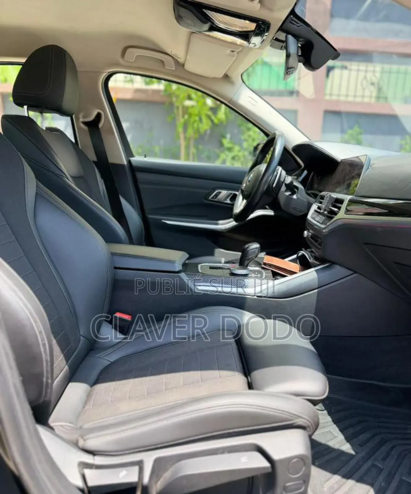 BMW 320i 2022 Bleu