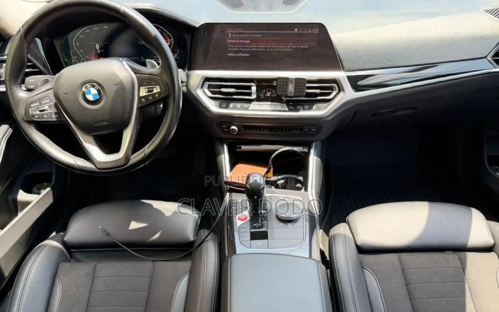 BMW 320i 2022 Bleu