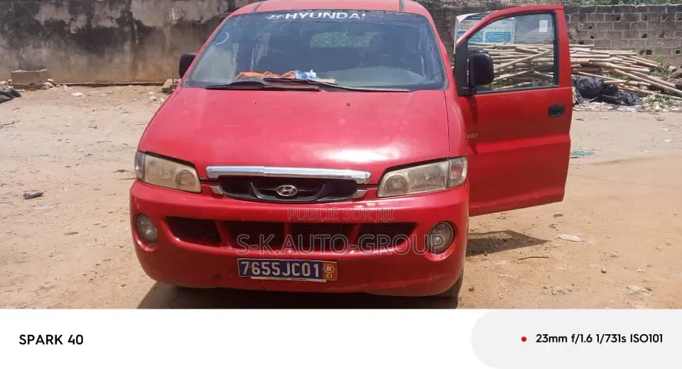 Hyundai H200 2002 Rouge