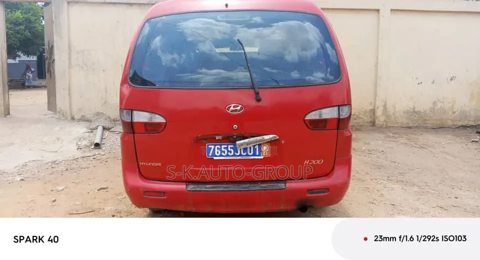 Hyundai H200 2002 Rouge