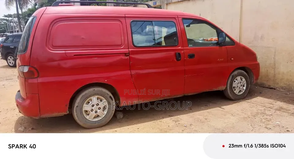 Hyundai H200 2002 Rouge