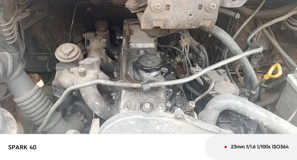 Hyundai H200 2002 Rouge