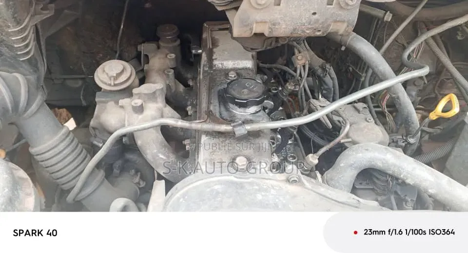 Hyundai H200 2002 Rouge