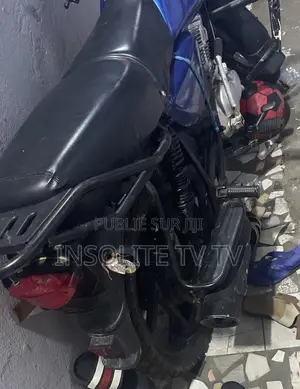 TVS Apache 180 RTR 2022 Bleu