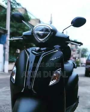 Nouveau Vespa GTV 300 Vespa 140th of Piaggio 2023 Noir