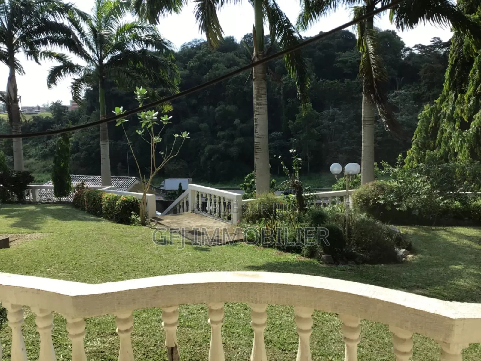 9chbre Duplex dans Francis Gweh, Cocody à Louer