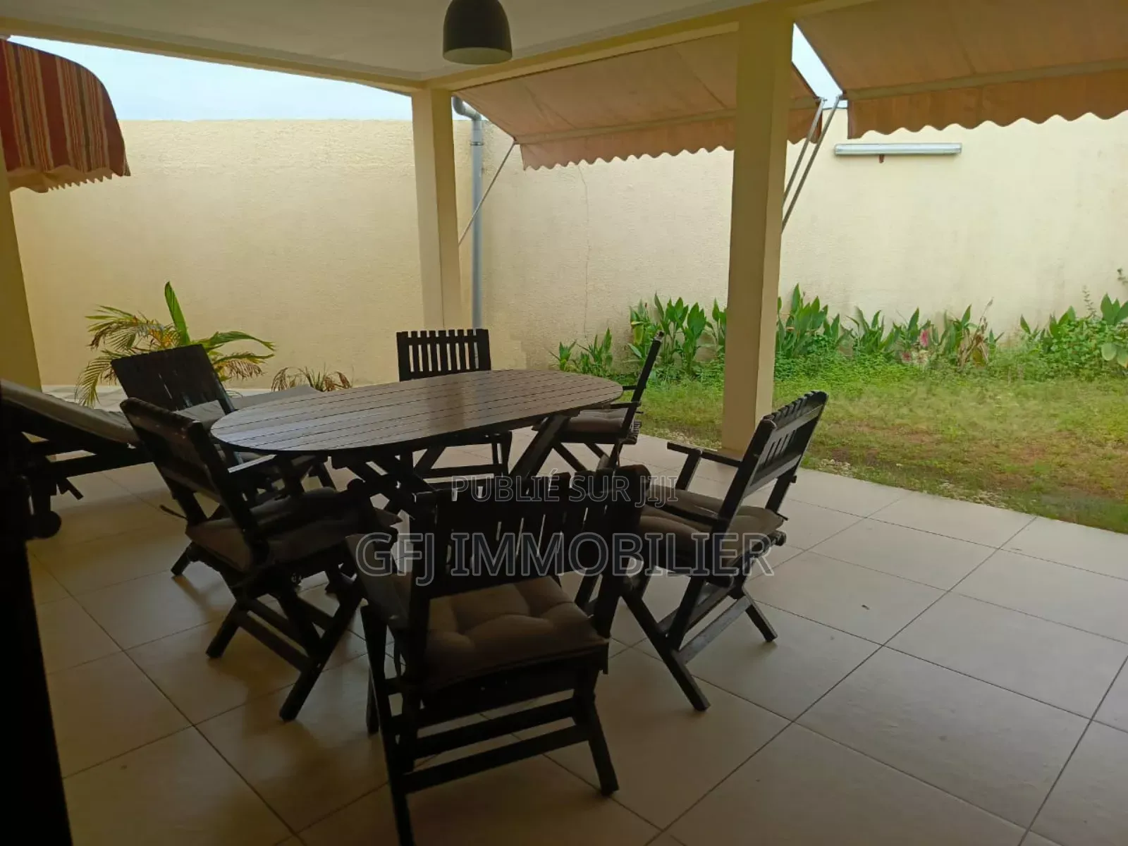 3chbre Villa dans Francis Gweh, Cocody à Louer