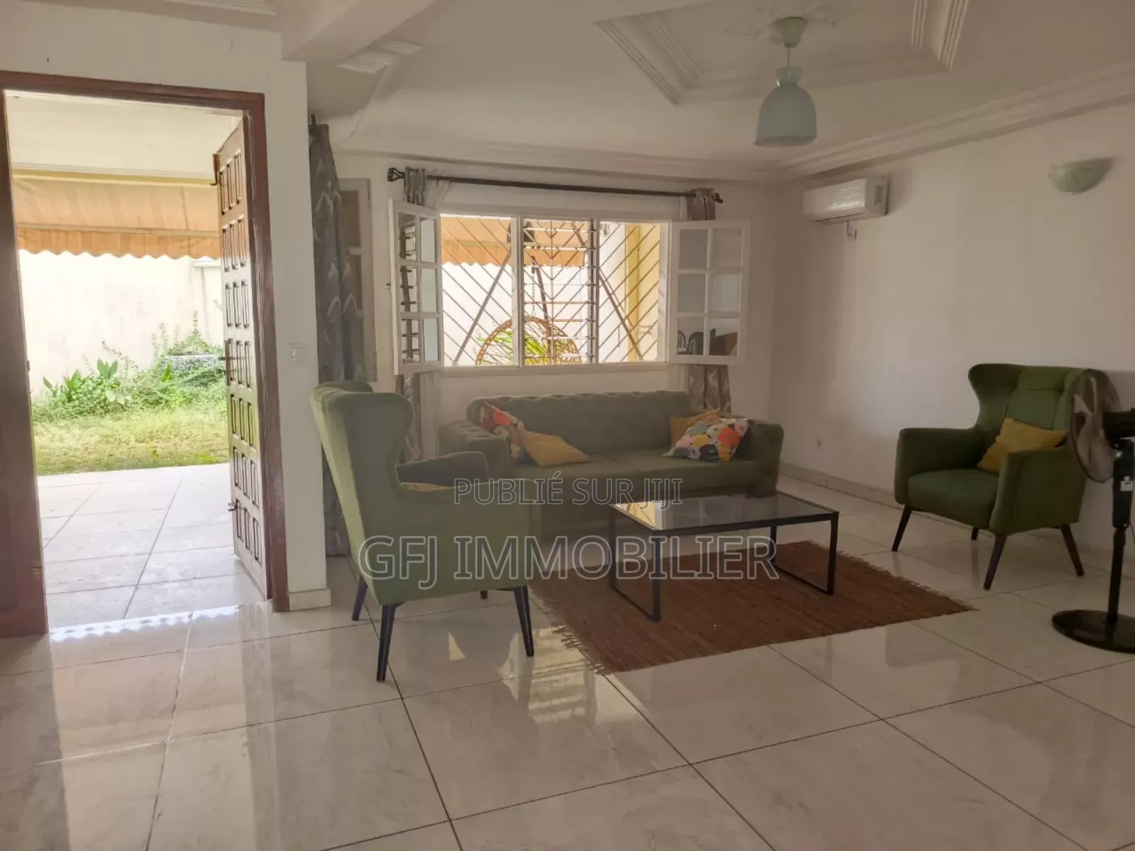 3chbre Villa dans Francis Gweh, Cocody à Louer
