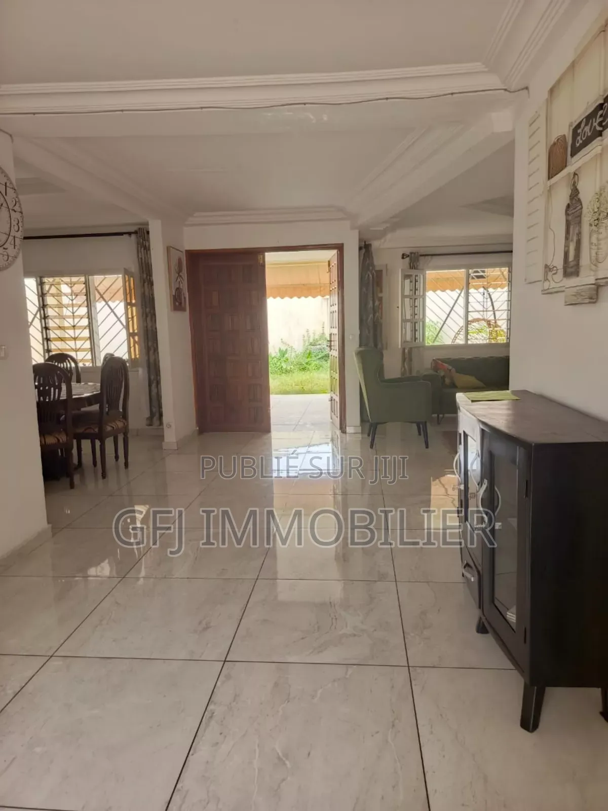 3chbre Villa dans Francis Gweh, Cocody à Louer