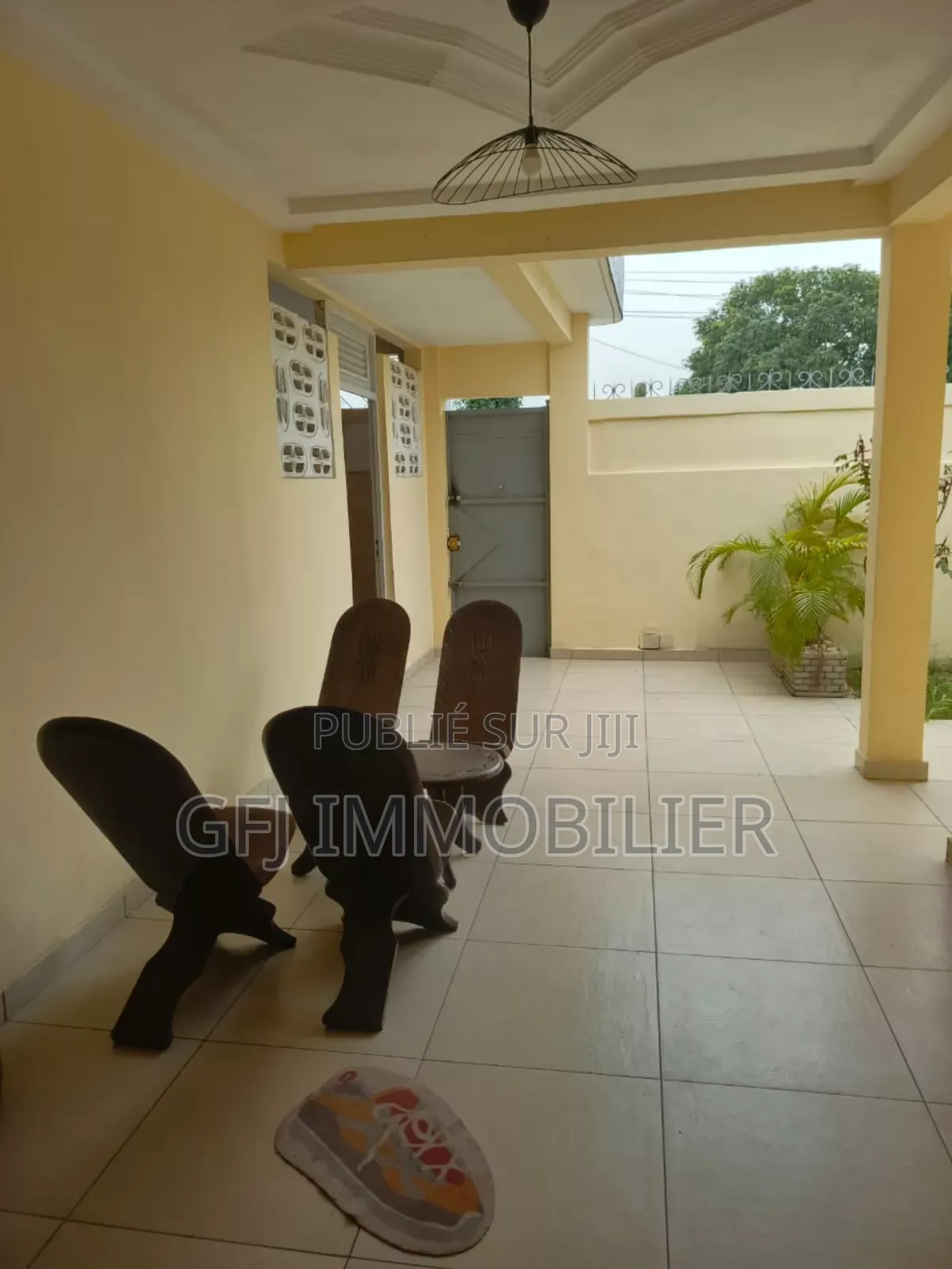 3chbre Villa dans Francis Gweh, Cocody à Louer
