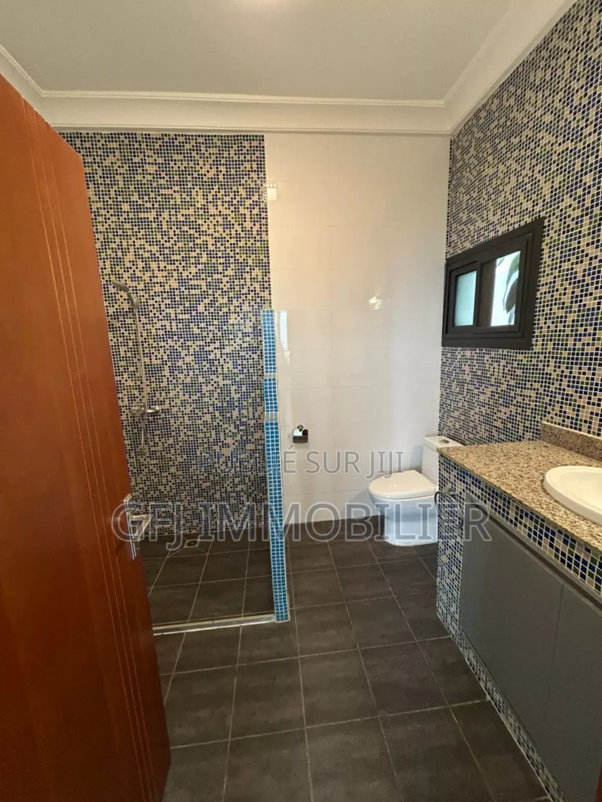 4chbre Duplex dans Francis Gweh, Cocody à Louer